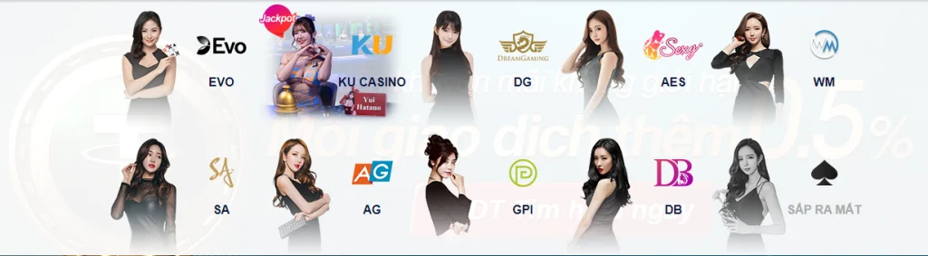 Sảnh casino trực tuyến với bàn baccarat và roulette